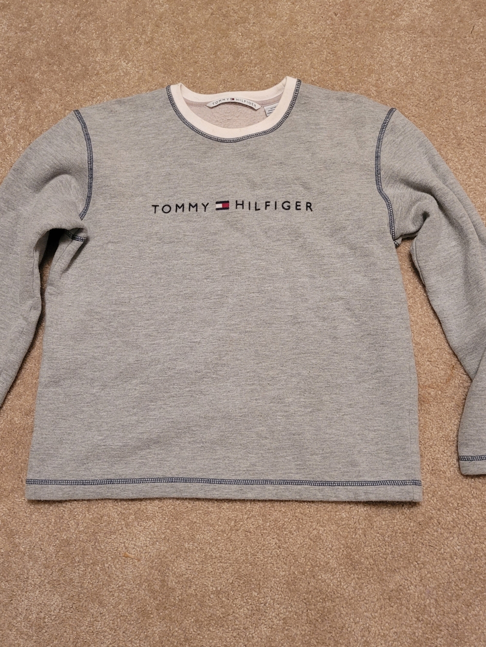 Tommy Hilfiger 2000 Gray Logo Crew Sweatshirt with Contrast Stitching